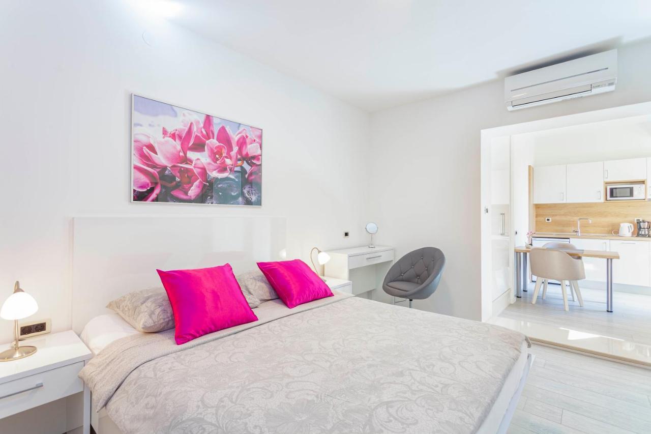 Villa King Apartments بريلا الغرفة الصورة