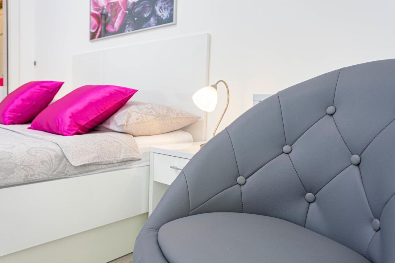 Villa King Apartments بريلا المظهر الخارجي الصورة